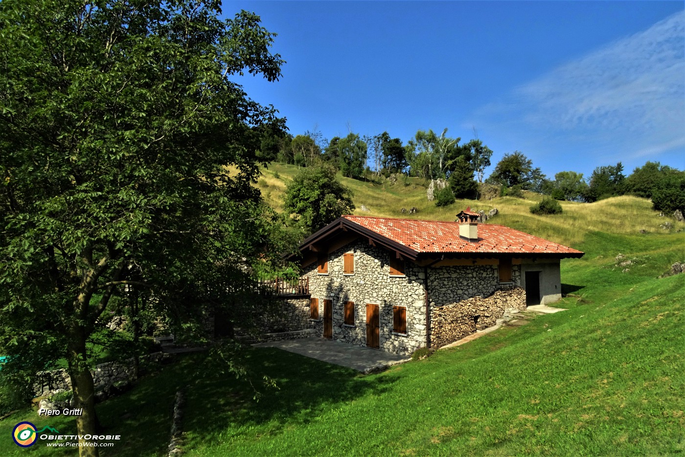 54 Vecchia cascina ristrutturata a modo.JPG -                                